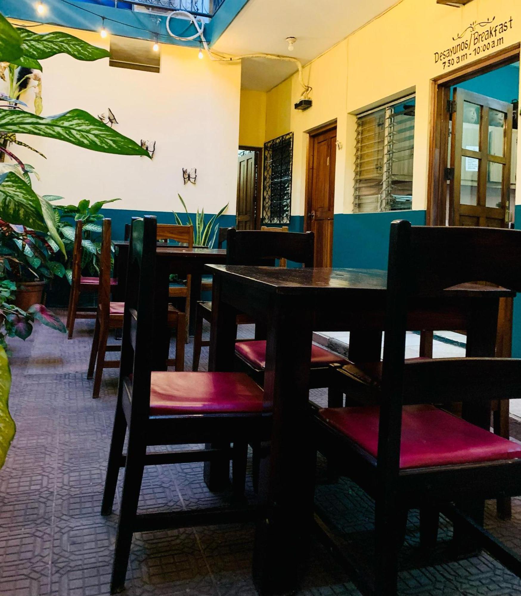 לאון Hostal Fachente מראה חיצוני תמונה