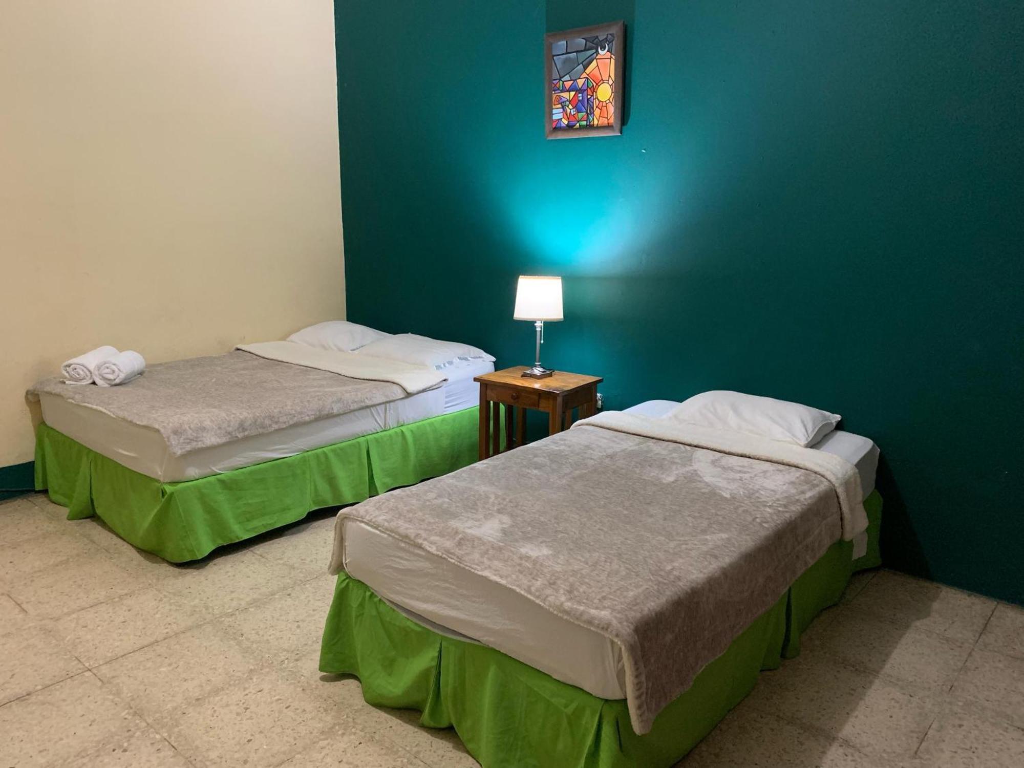 לאון Hostal Fachente מראה חיצוני תמונה